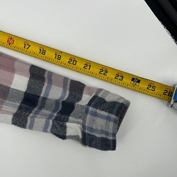 American Eagle Outfitters Classic Fit Ahh-Mazingly Soft Flannel Button Down sz.S - Picture 10 of 10